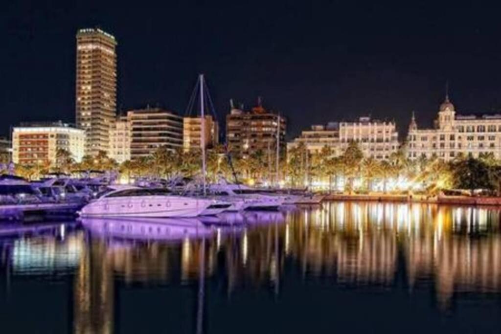 Apartamento Boutique céntrico a 5 min playa  Alicante Esterno foto